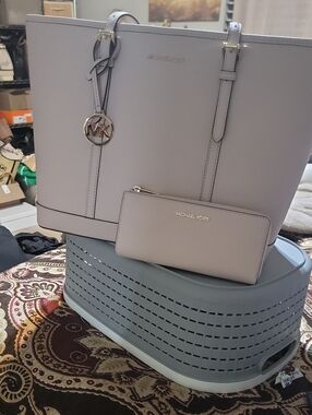 Michael Kors Soft Lavender Tote with Matching Zip Wallet